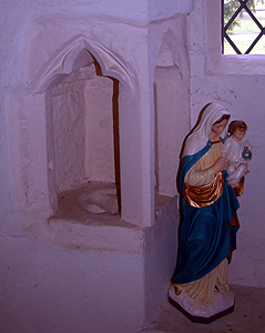Angle piscina in the south aisle June 2012